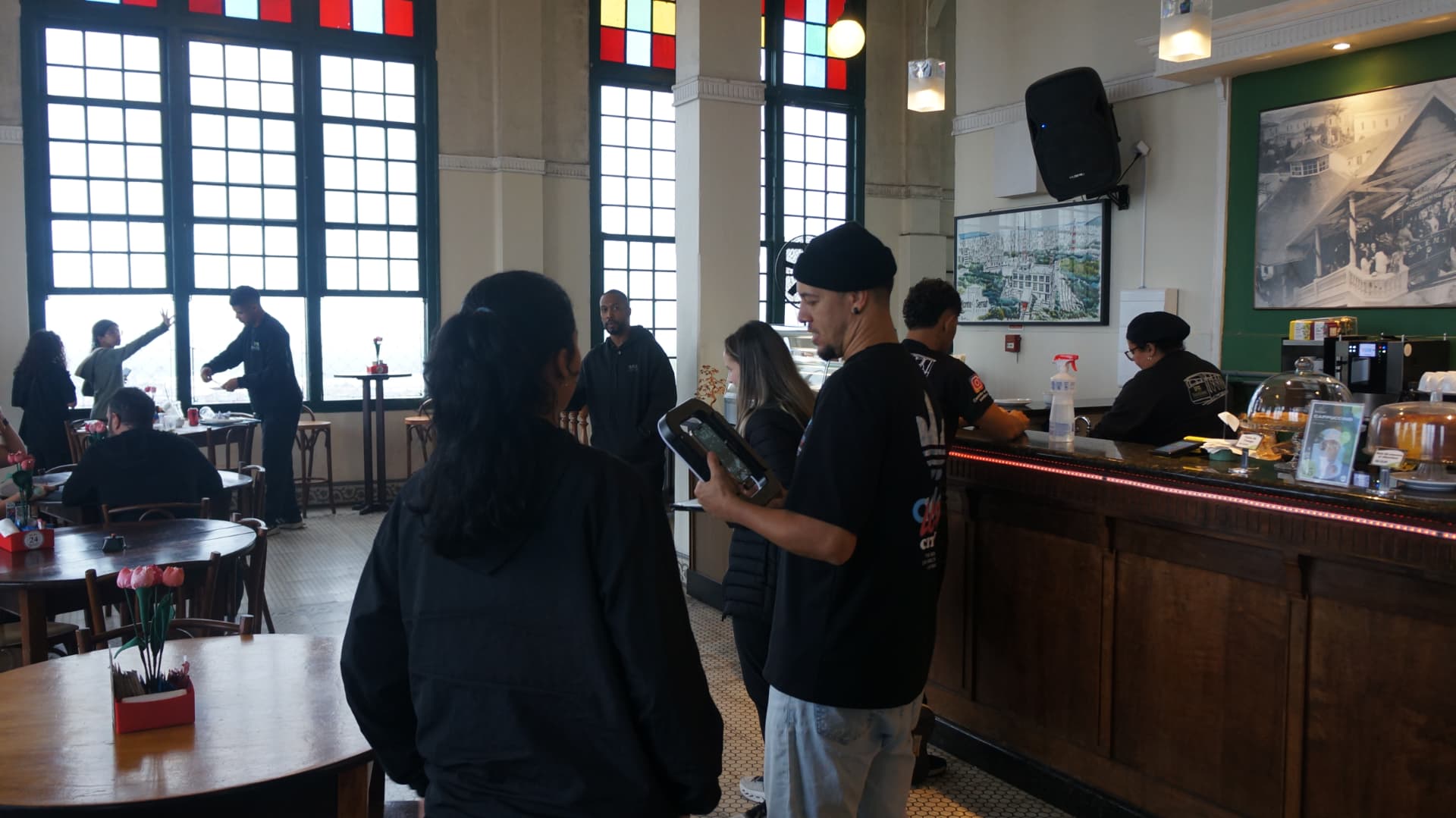 Cafeteria / restaurante durante evento Fera Extreme — bastidores e atendimento